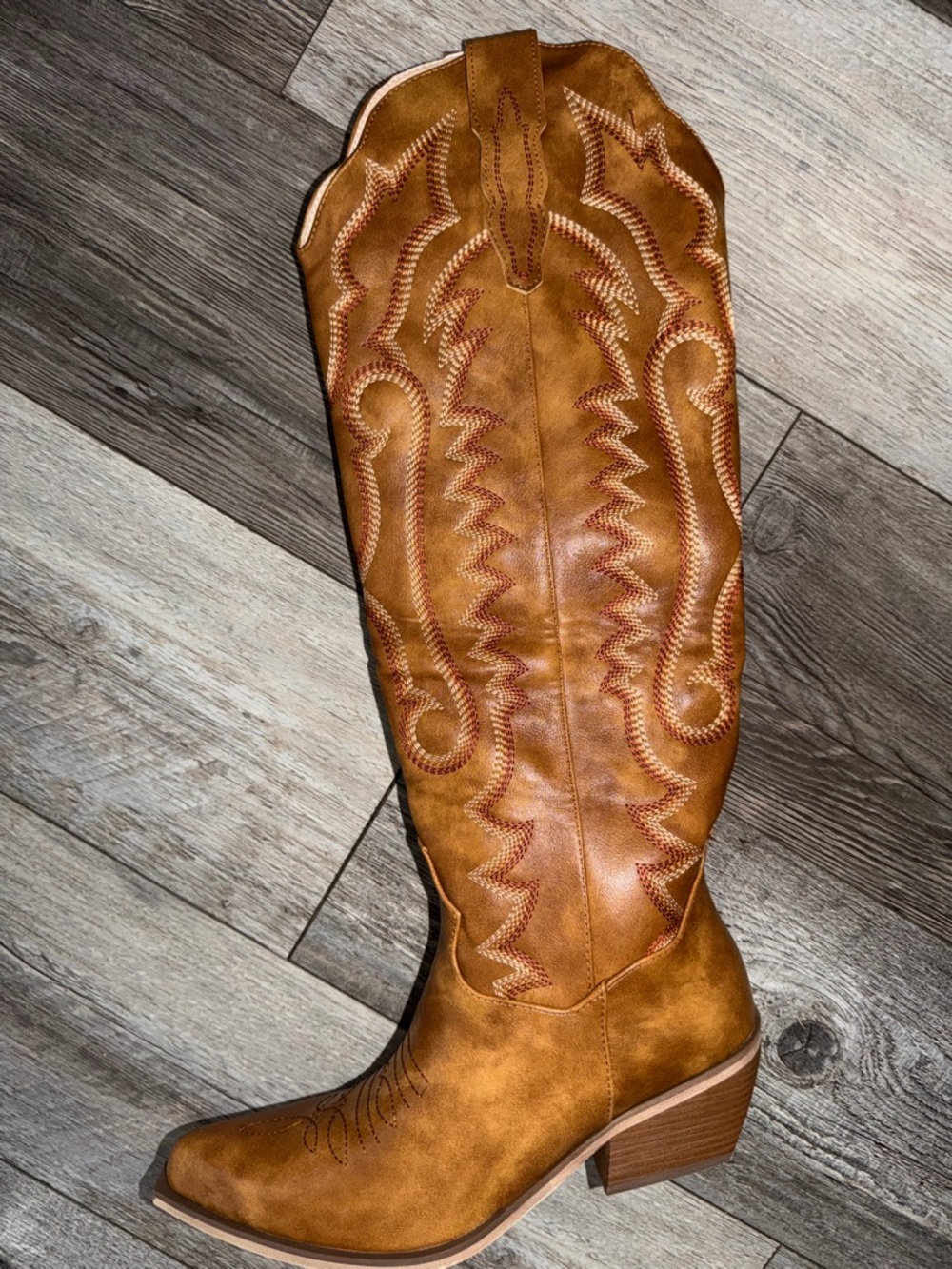 Women's Wet kiss Embroidered Heeled Western Boot - Picture 9 of 11